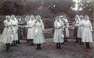 Girls who took part in the Abingdon Old English Revels in 1910 - photo courtesy of Duncan Broomhead
