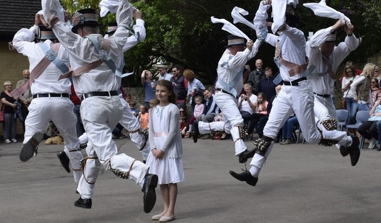 Kirtlington and lady of the lamb
